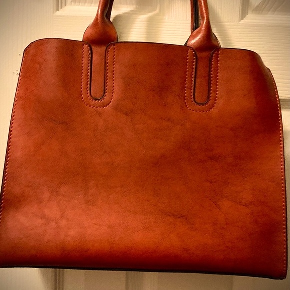 BRAND NEW, RICH, CARAMEL COLORED SHOULDER BAG/HANDBAG/TOTE/CROSSBODY BAG - Picture 2 of 8